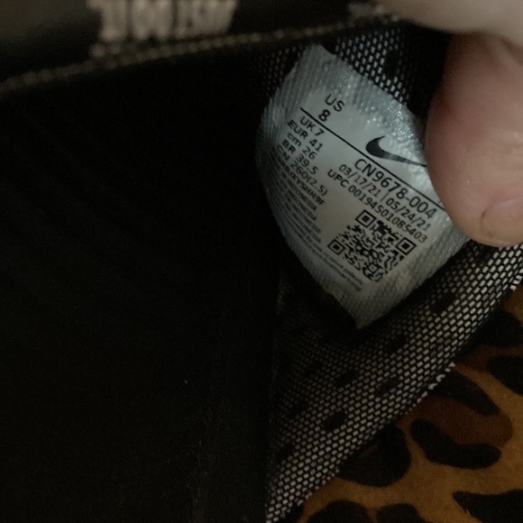 Nike Checkerboard Print Logo Slides, INSANELY COMFY, super cushioned and cute - Picture 4 of 5